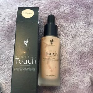 Younique Organza foundation